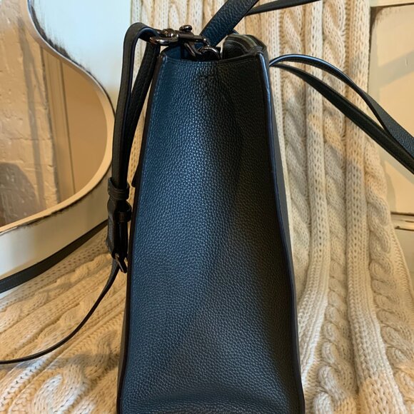 COACH Turnlock Charlie Carryall - Picture 4 of 10